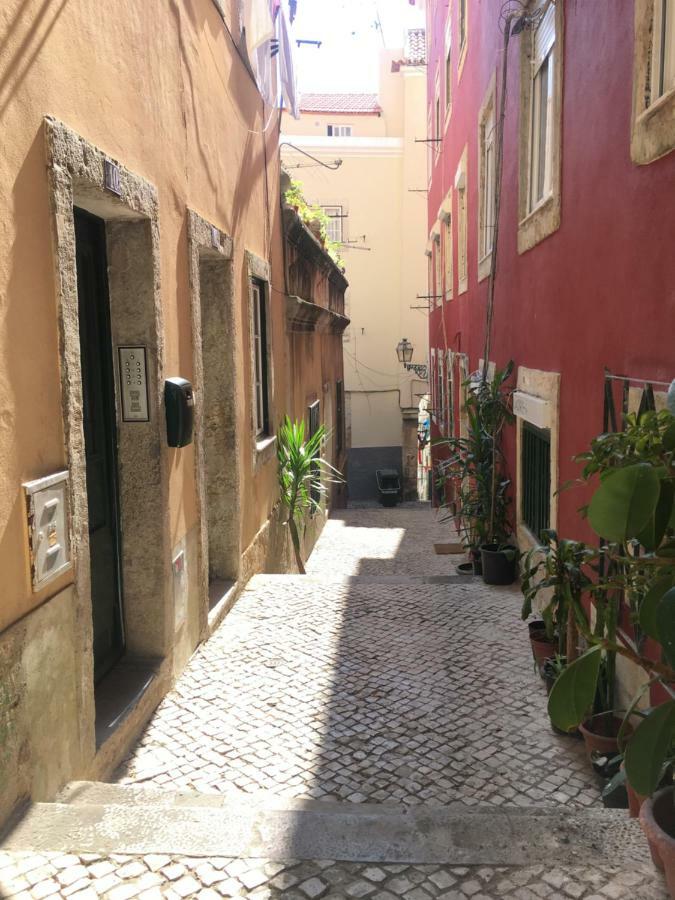 Casa Da Saudade, A Cozy Apartment In Alfama Lisbon Bagian luar foto