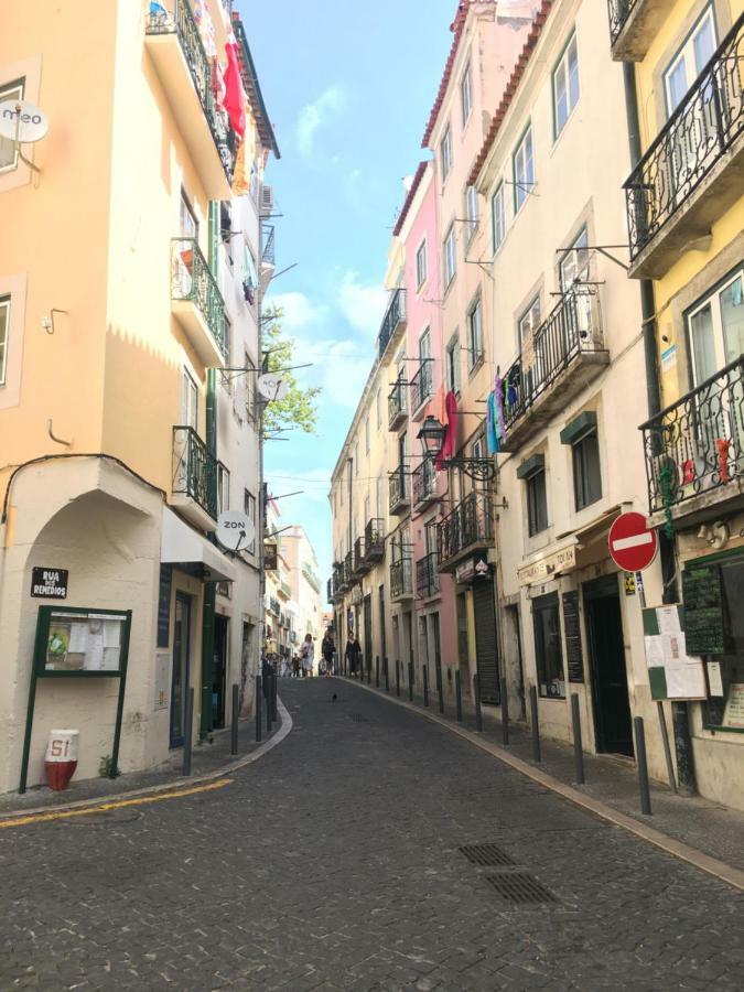 Casa Da Saudade, A Cozy Apartment In Alfama Lisbon Bagian luar foto